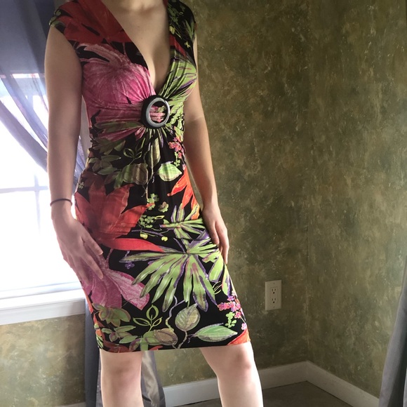Cache Dresses & Skirts - Cache floral midi dress! Size 4 Cache Dresses & Skirts - Cache floral midi dress! Size 4